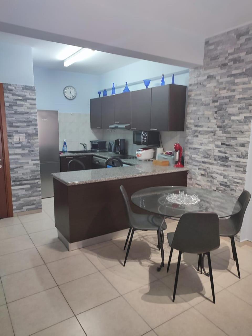 Appartement Cosy Seaview Two Bedroom Aparment Tombs Of The Kings *