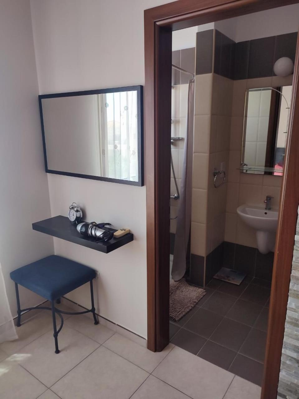 Appartement Cosy Seaview Two Bedroom Aparment Tombs Of The Kings *