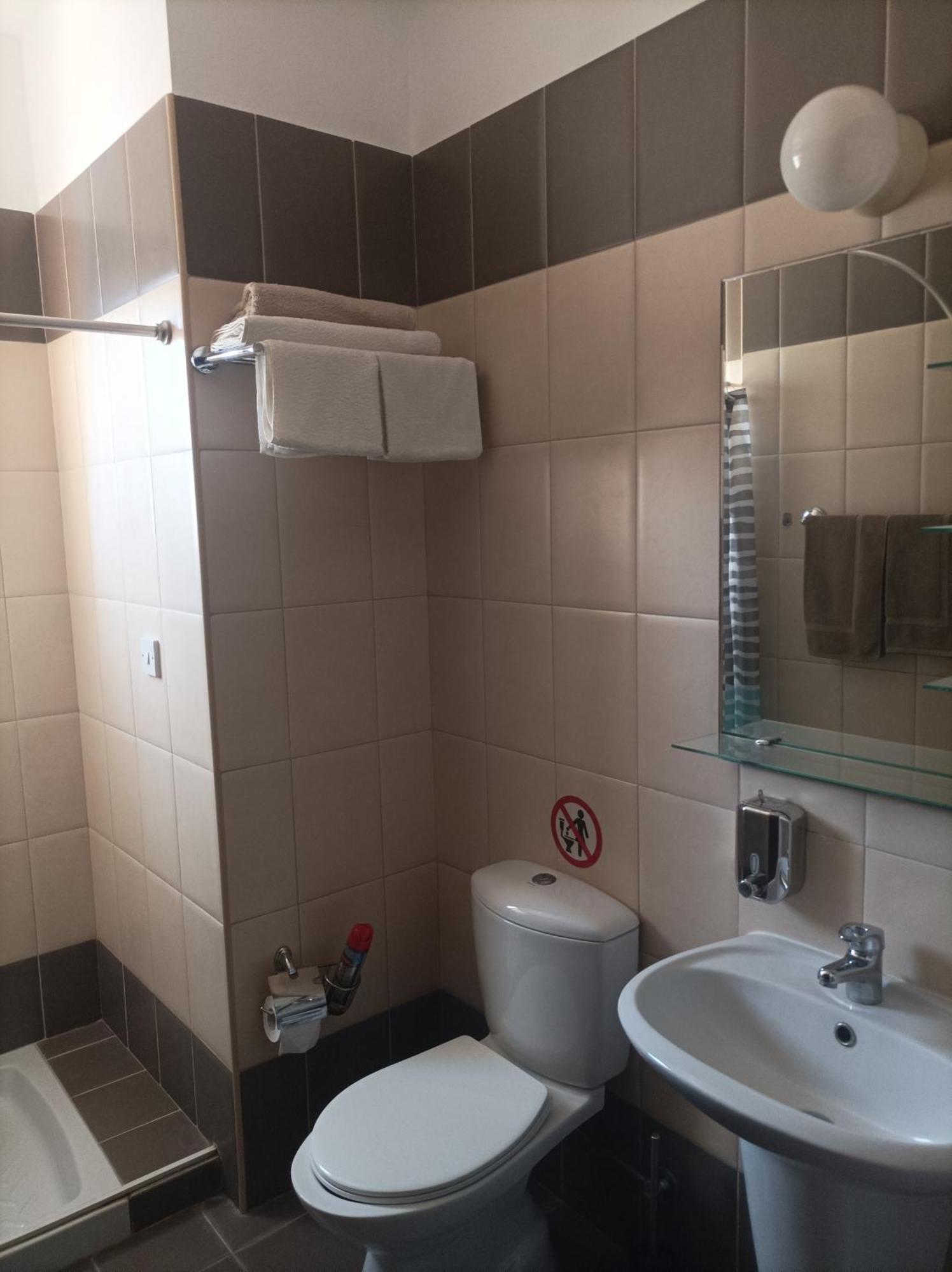 Appartement Cosy Seaview Two Bedroom Aparment Tombs Of The Kings *